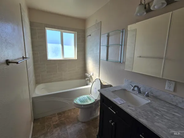 $278,000 | 1011 South Cleveland Street, Jerome, ID 83338