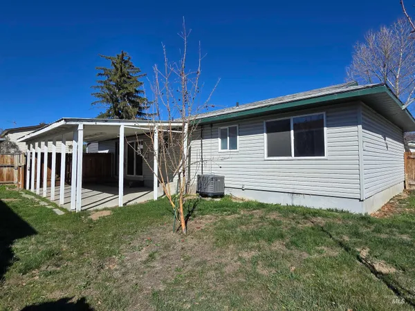 $278,000 | 1011 South Cleveland Street, Jerome, ID 83338