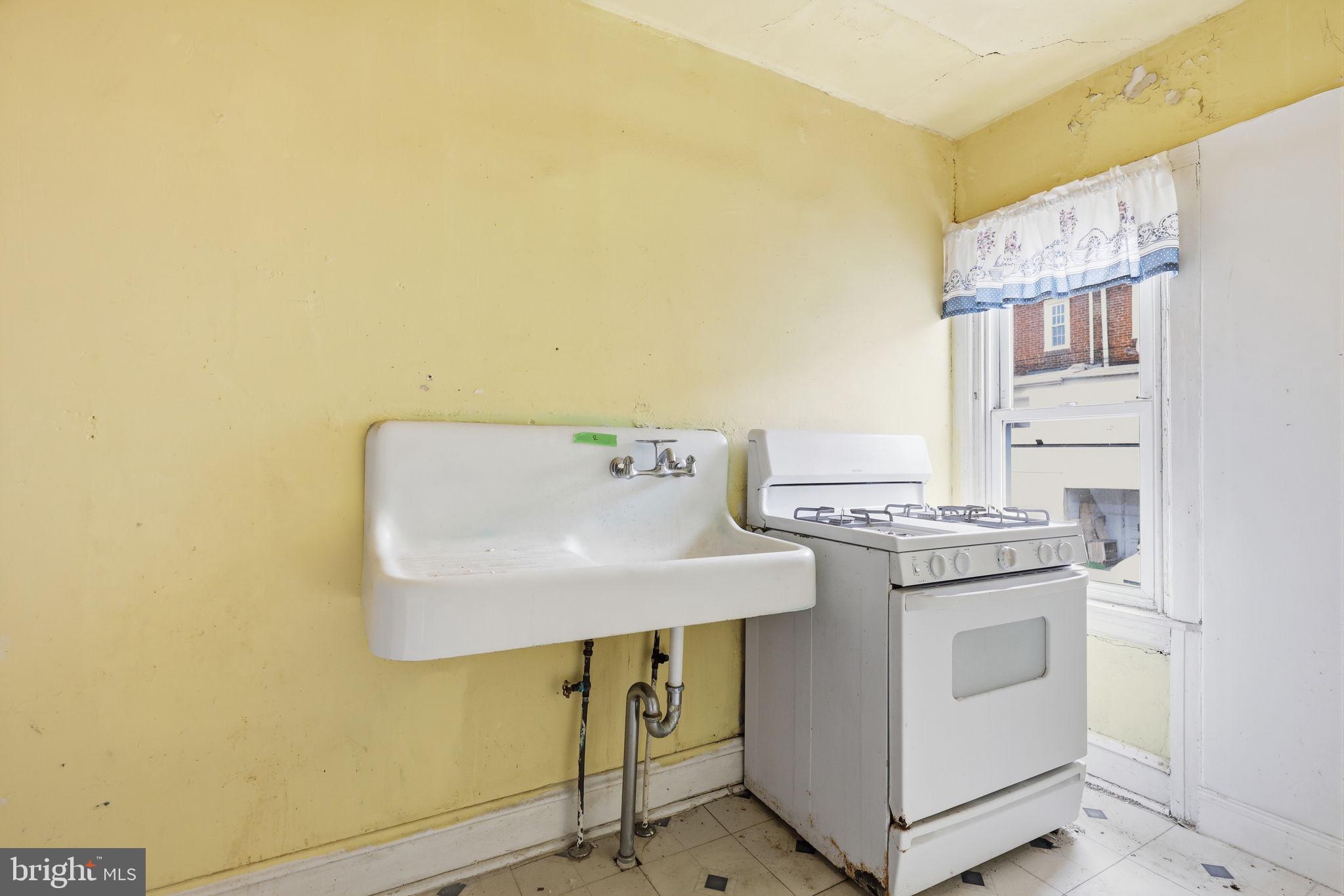 7121 Radbourne Road Upper Darby, PA 19082 - Photo 5 of 14