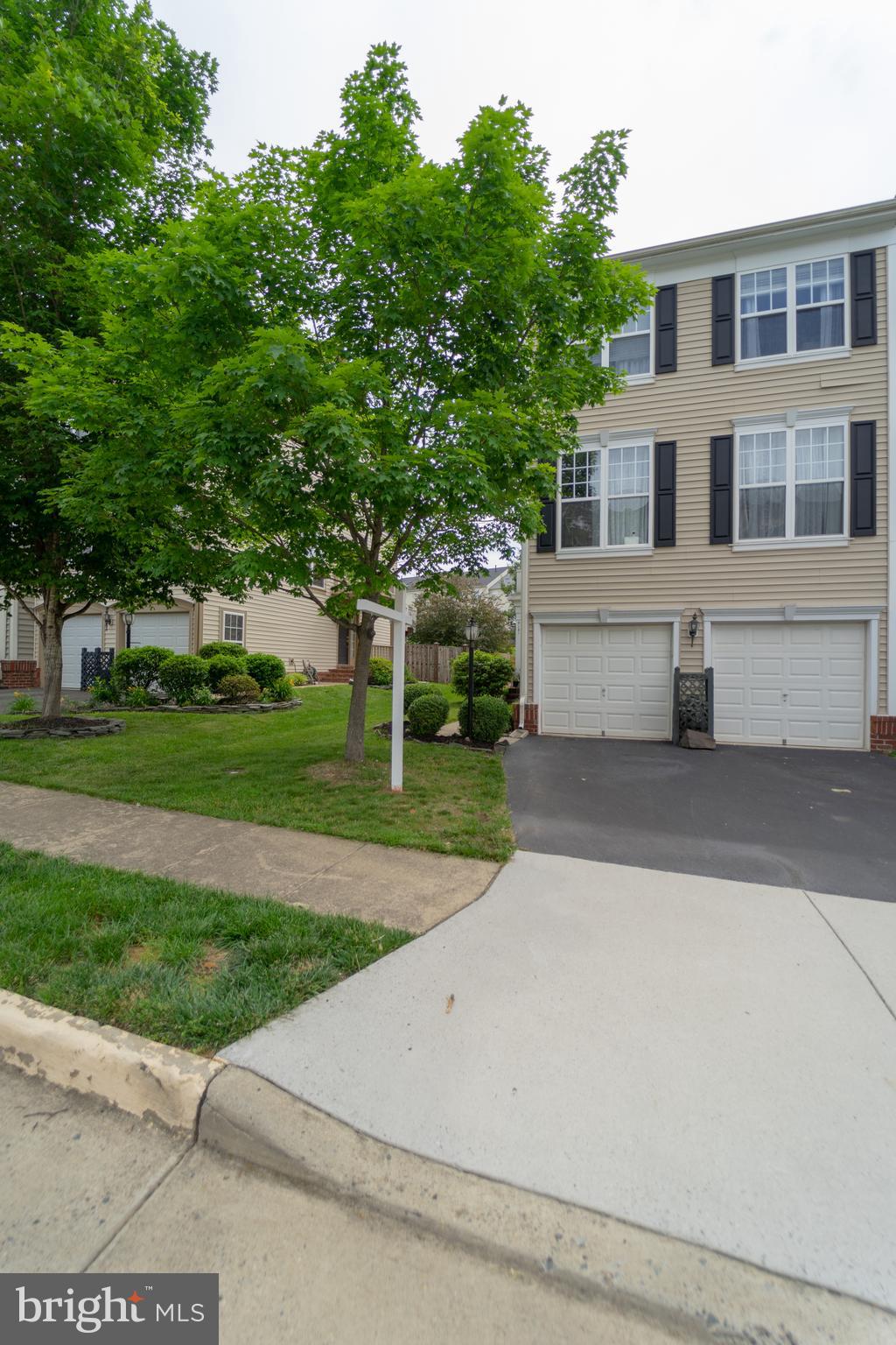 9161 Ribbon Falls Loop Bristow, VA 20136 - Photo 1 of 48 Gallery Image 1