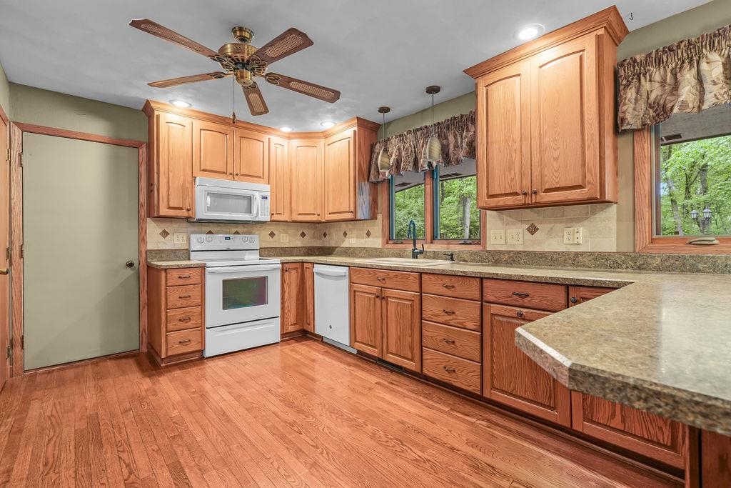 10876 Crockett Road Roscoe, IL 61073 - Photo 13 of 58