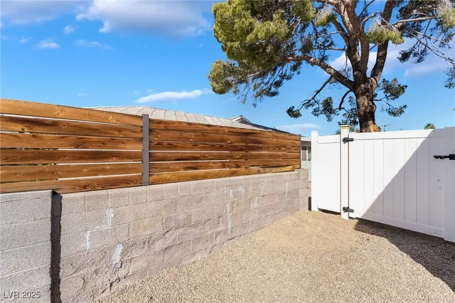 $324,999 | 1305 New Mexico Street, Boulder City, NV 89005