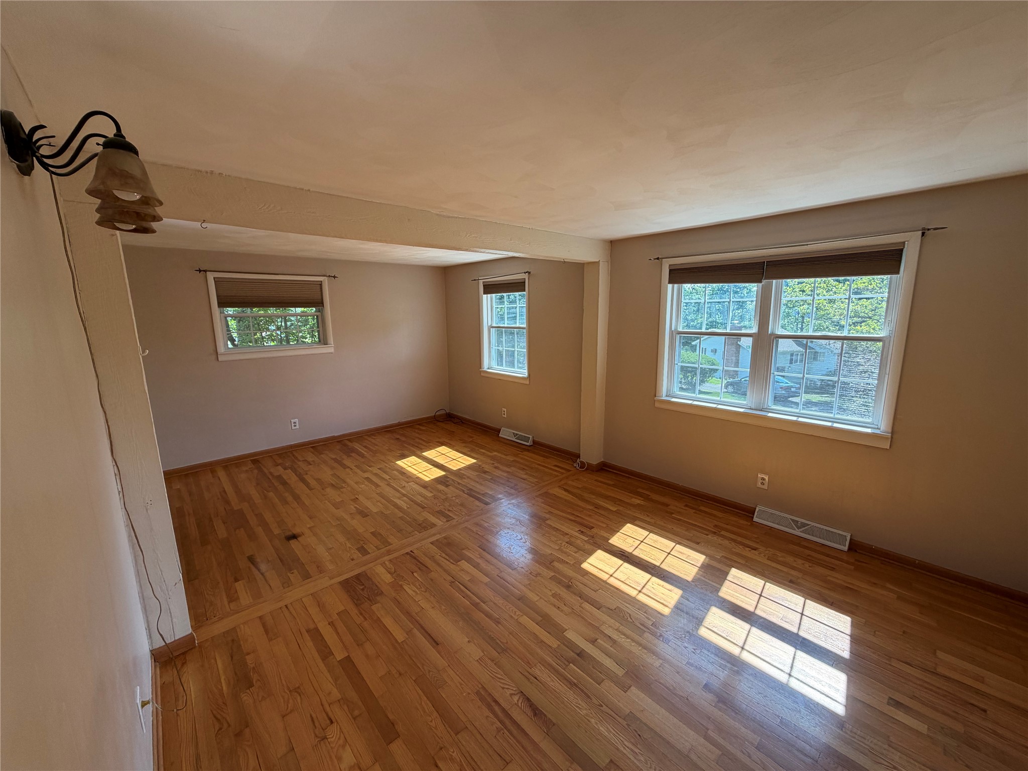 13 Spring Street Binghamton, NY 13903 - Photo 16 of 43