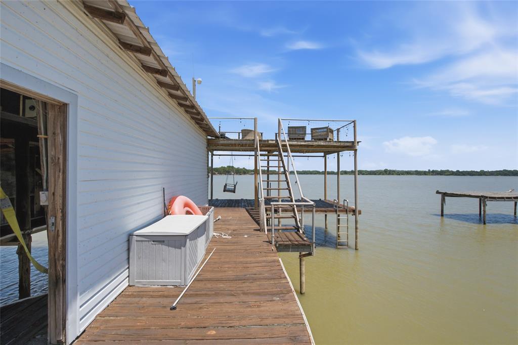 6820 Briar Road Azle, TX 76020 - Photo 4 of 40 Gallery Image 4