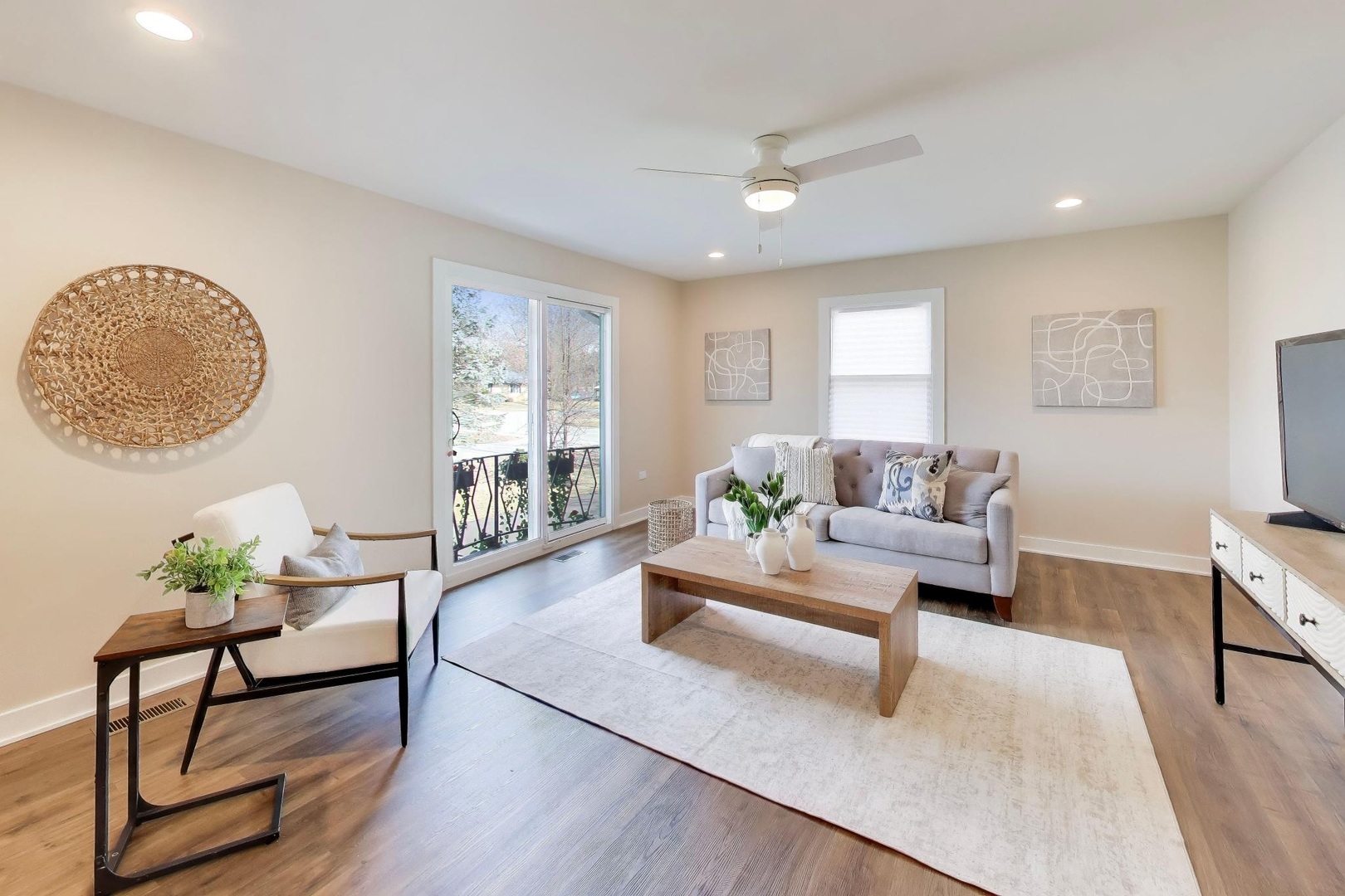 3S700 Delles Road Naperville, IL 60563 - Photo 3 of 35