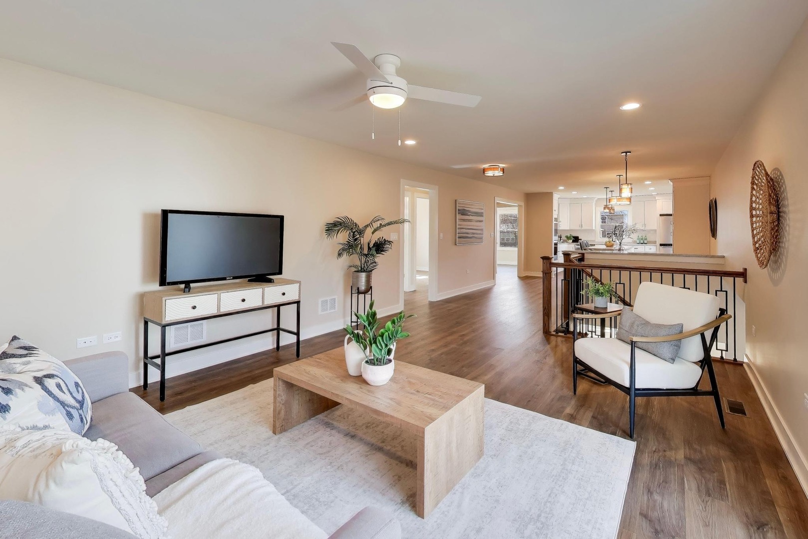 3S700 Delles Road Naperville, IL 60563 - Photo 4 of 35