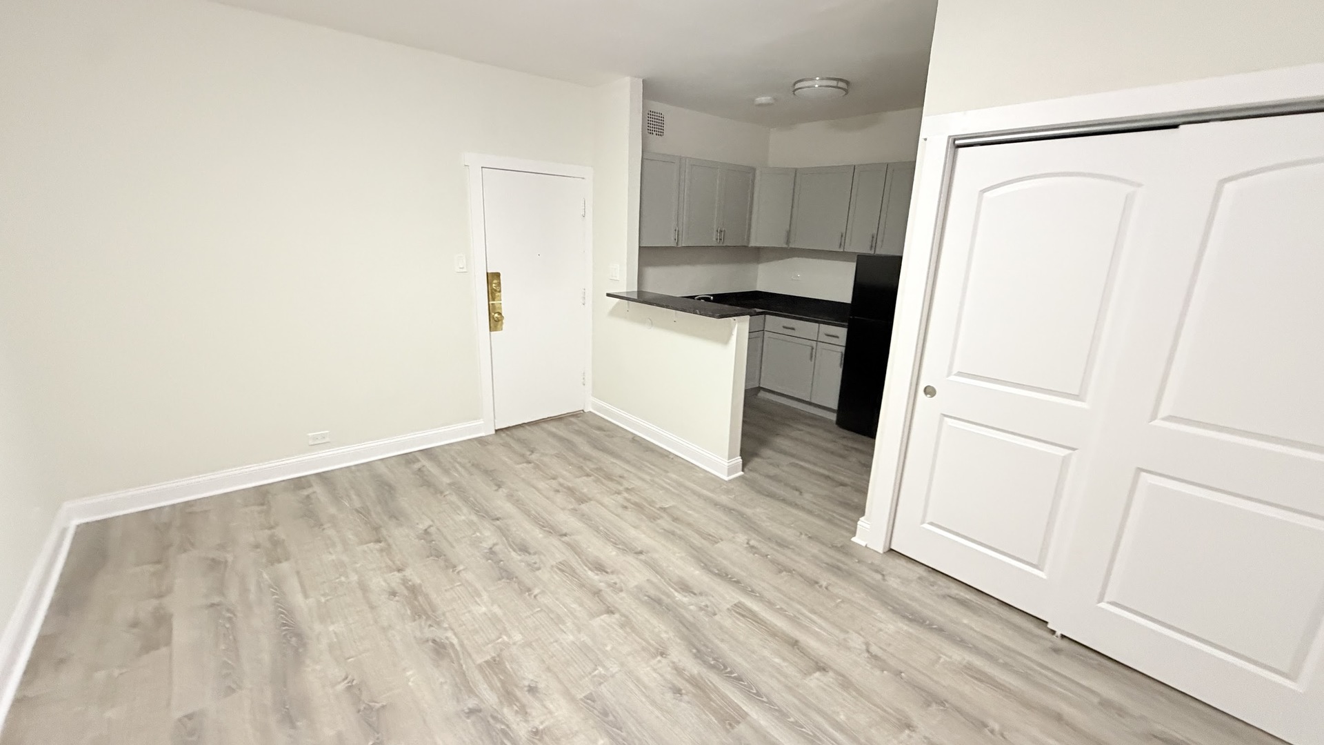839 West Sheridan Road, Unit 321 Chicago, IL 60613 - Photo 7 of 11 Gallery Image 7