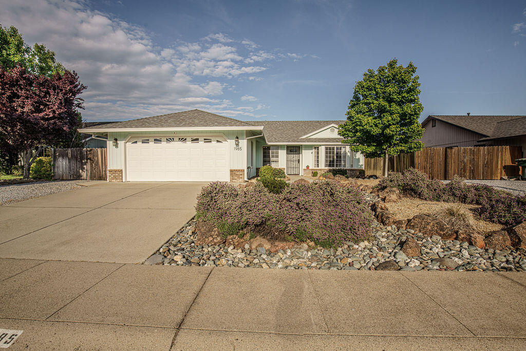 1985 Airstrip Road Redding, CA 96003 - Photo 1 of 24 Front of House..