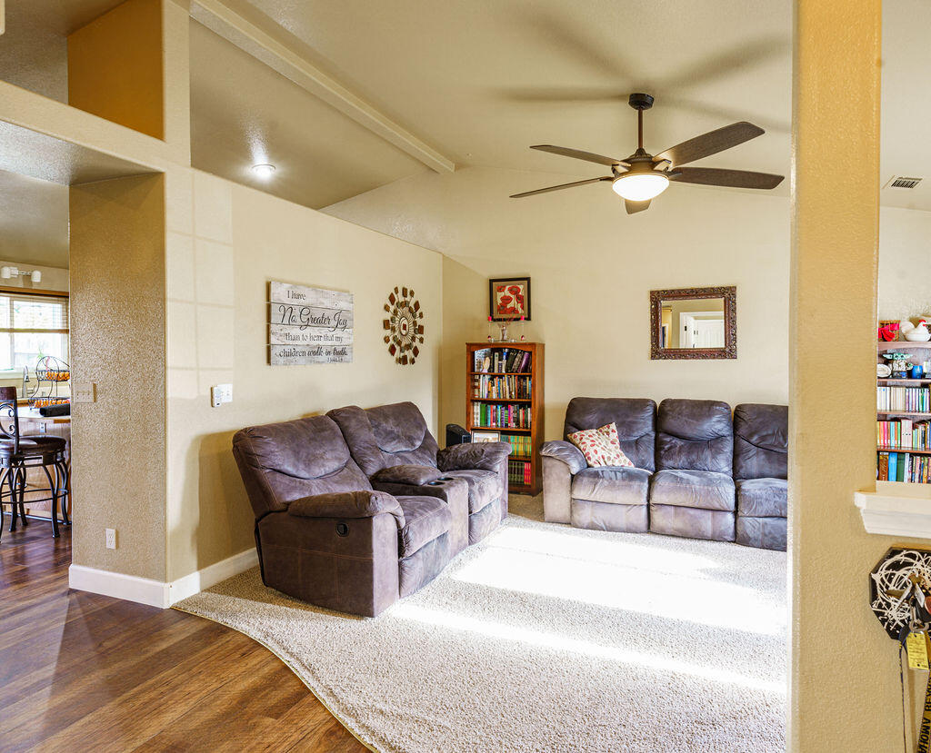 1985 Airstrip Road Redding, CA 96003 - Photo 12 of 24 Family Room.