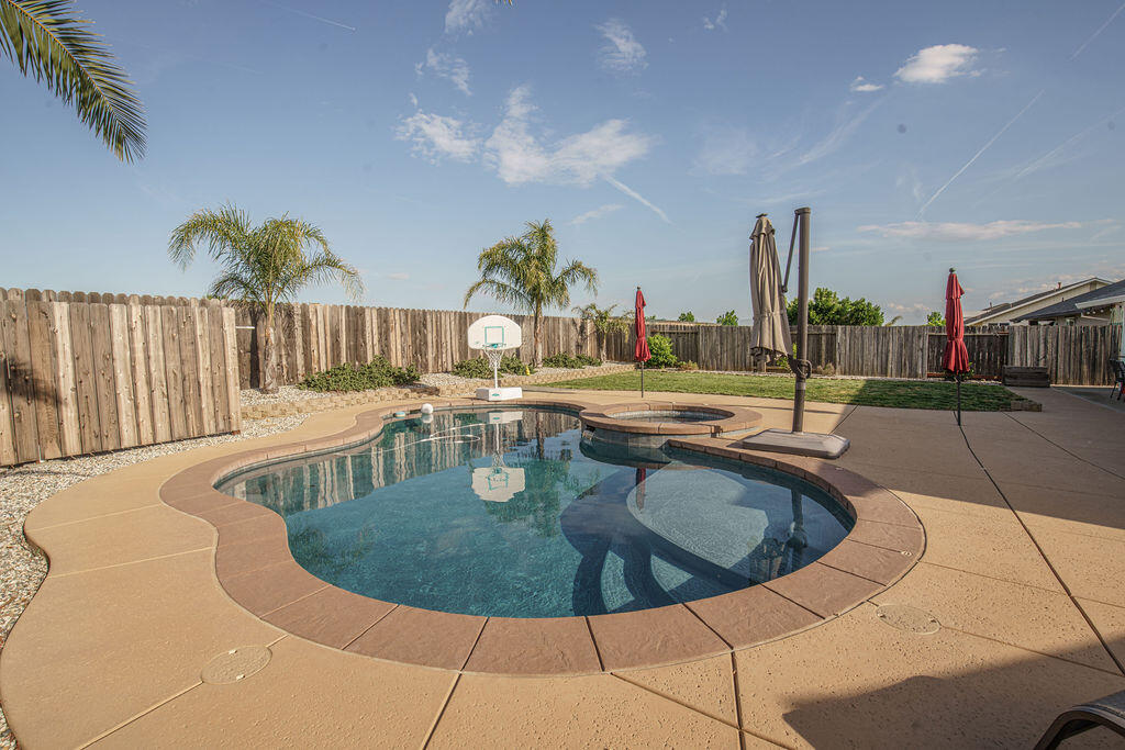 1985 Airstrip Road Redding, CA 96003 - Photo 6 of 24 Pool.