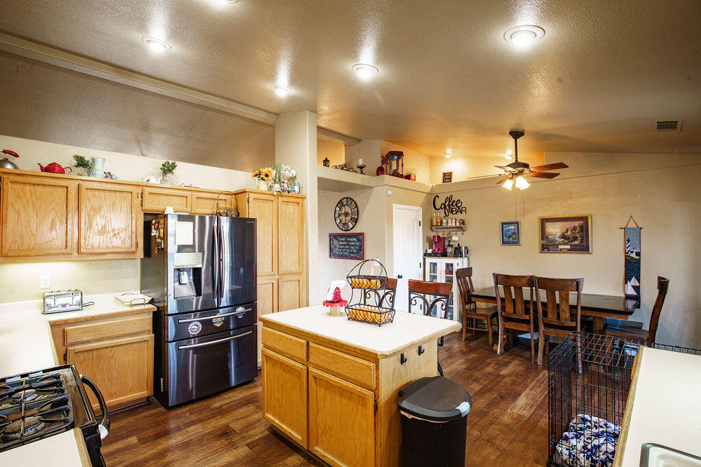 1985 Airstrip Road Redding, CA 96003 - Photo 10 of 24 Kitchen 2