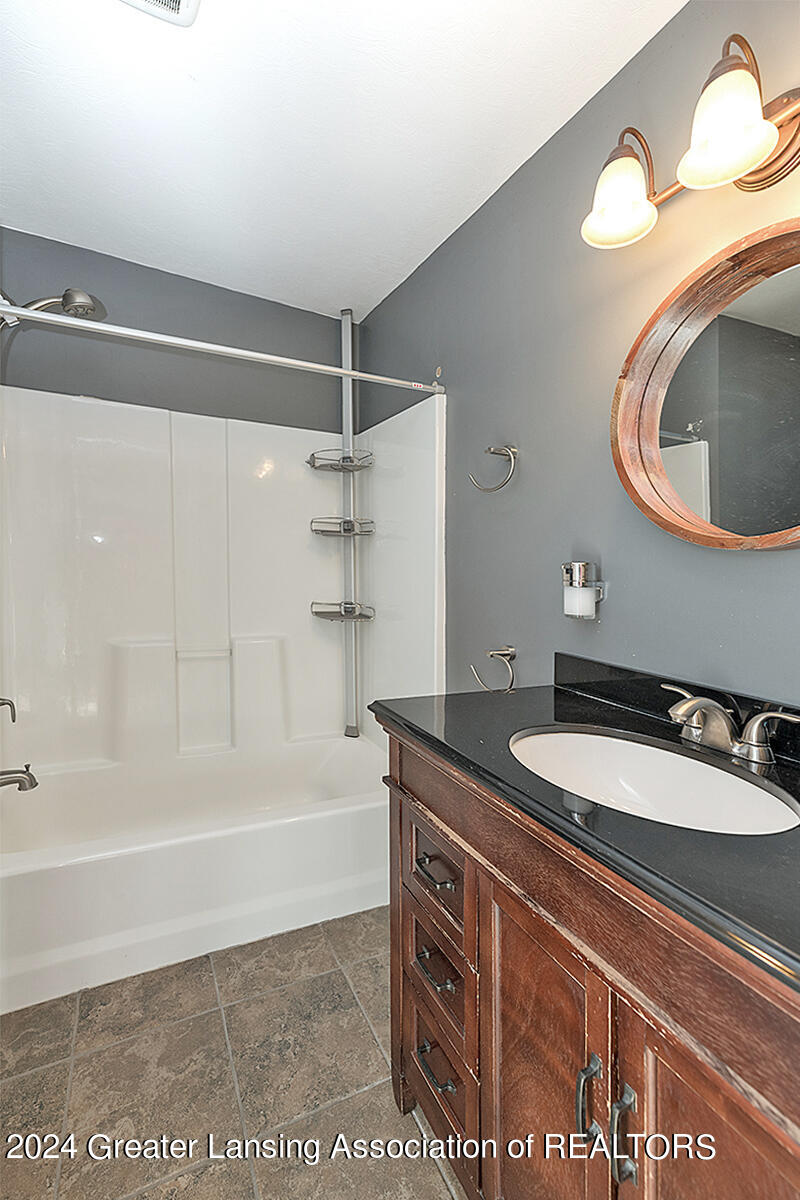 820 Huntington Road East Lansing, MI 48823 - Photo 14 of 30 Primary Bathroom