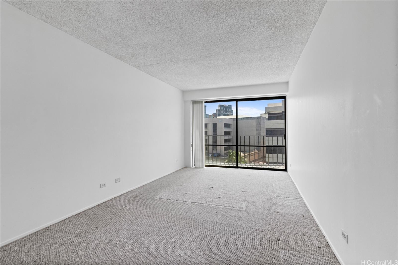 700 Richards Street, Unit 807 Honolulu, HI 96813 - Photo 10 of 15 an empty room with windows
