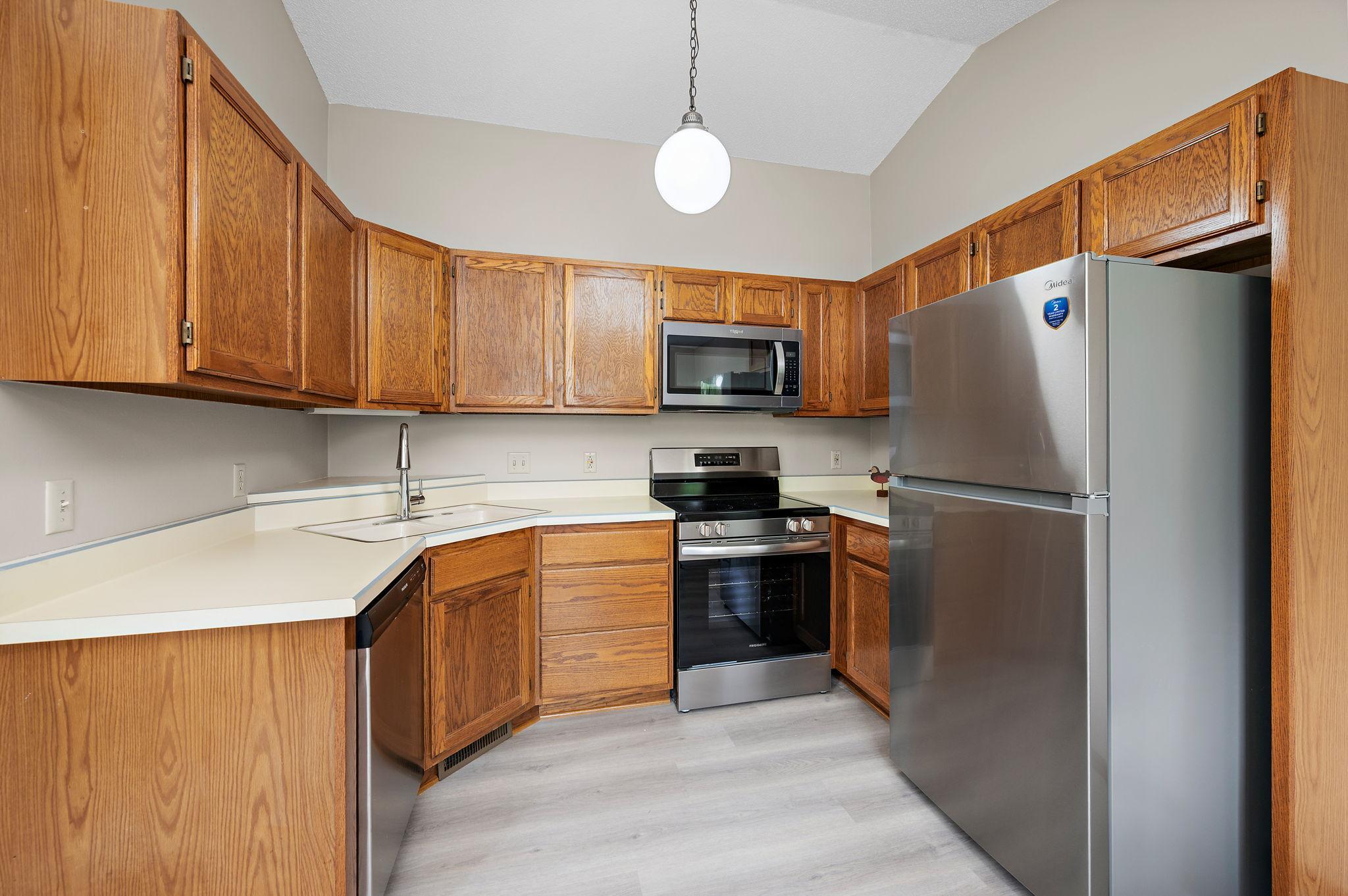 9805 Palm Street Northwest, Unit 201 Coon Rapids, MN 55433 - Photo 5 of 14
