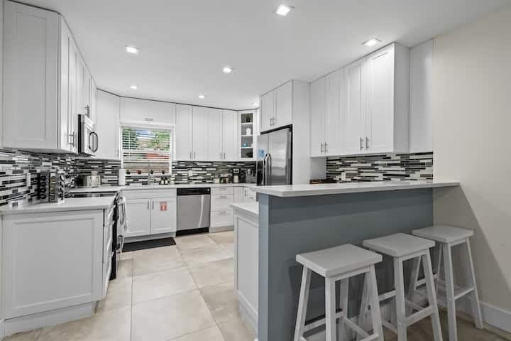 1949 Windward Drive Pompano Beach, FL 33062 - Photo 5 of 22 Photo 5