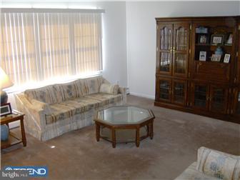 3201 Byberry Road Philadelphia, PA 19154 - Photo 5 of 12 Living Room