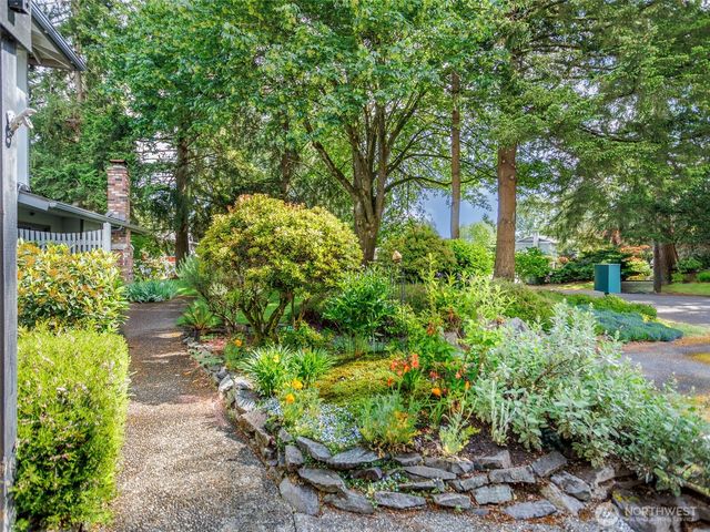 $227,000 | 821 Essex Place Northeast, Unit 1B, Lacey, WA 98516