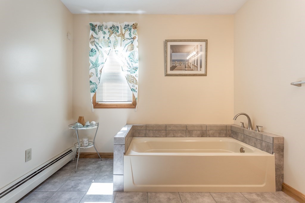 12 Dunham Road Freetown, MA 02702 - Photo 11 of 27 Gallery Image 11