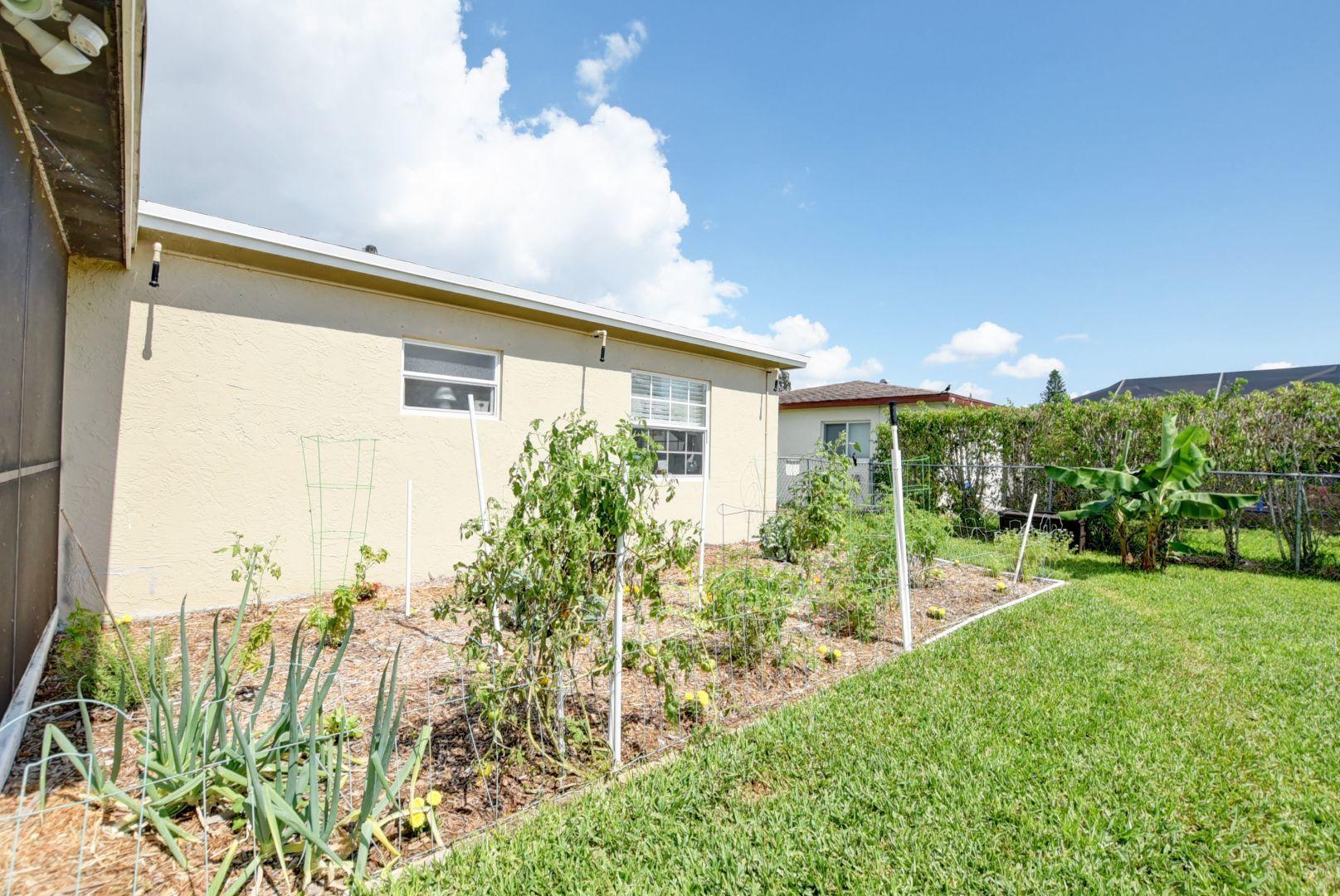 10900 Gantry Street Boca Raton, FL 33428 - Photo 18 of 26 Garden