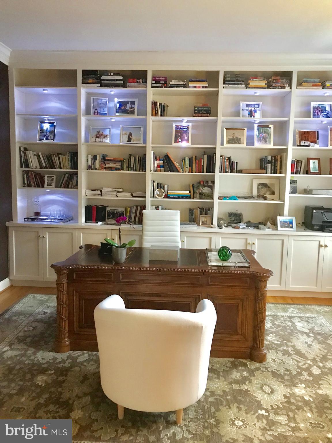 7405 Old Maple Square McLean, VA 22102 - Photo 14 of 25 Library