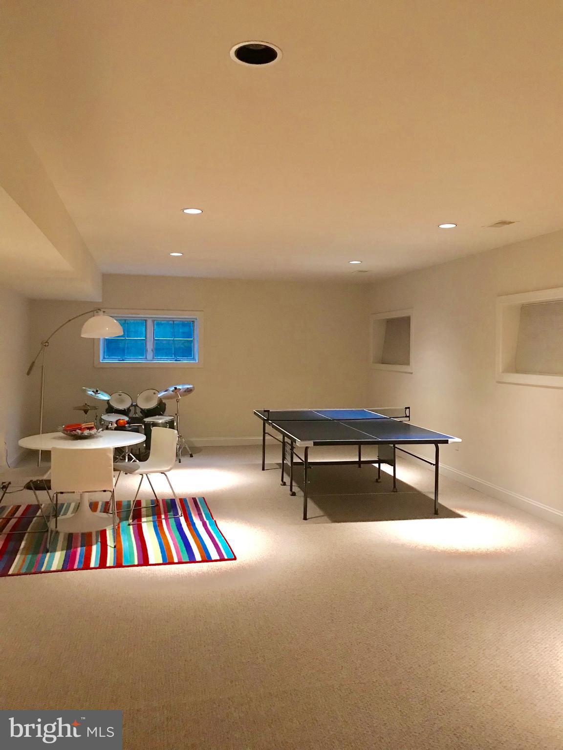 7405 Old Maple Square McLean, VA 22102 - Photo 20 of 25 Recreation / Game Room