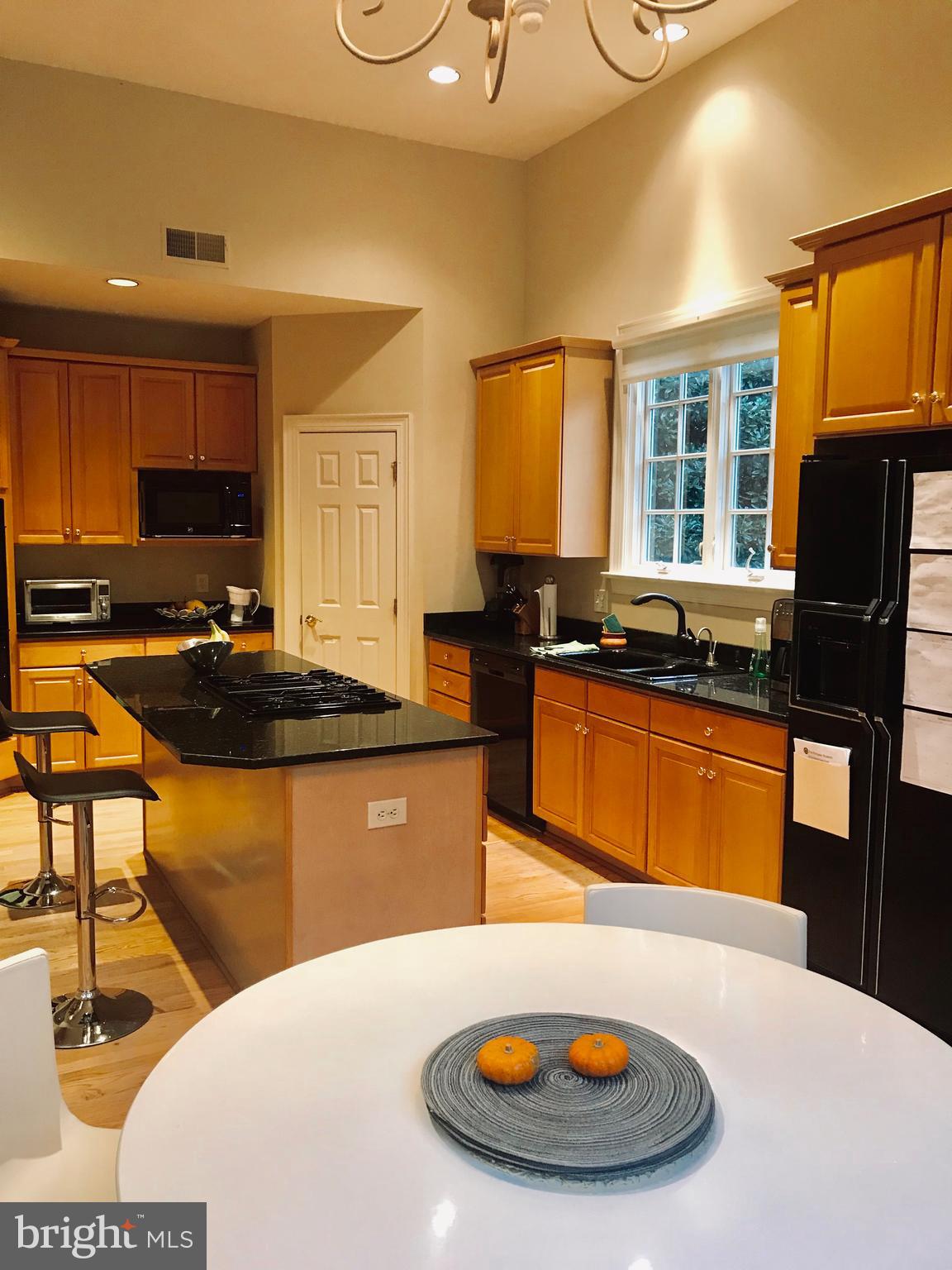 7405 Old Maple Square McLean, VA 22102 - Photo 5 of 25 Breakfast Area