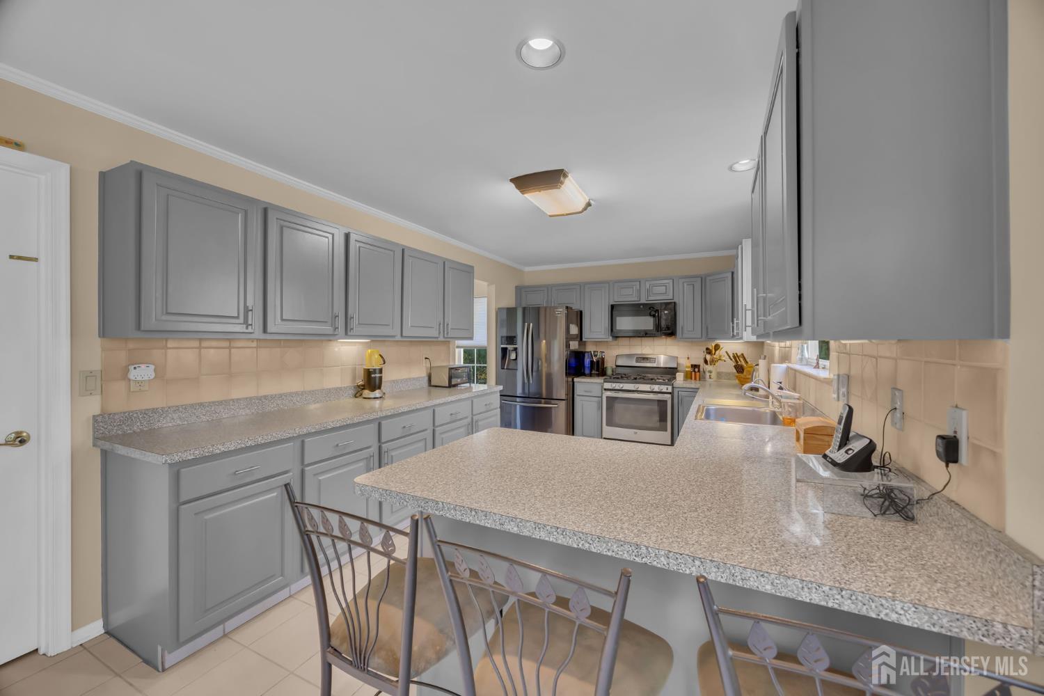 51 Oakland Road Old Bridge, NJ 08857 - Photo 11 of 42