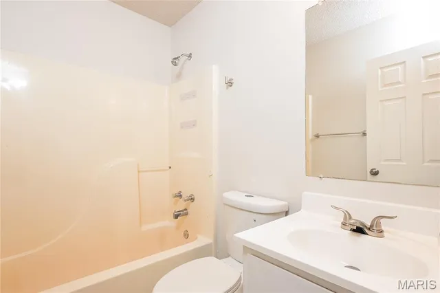 $2,220 | 5501 White Oak Lane, Imperial, MO 63052