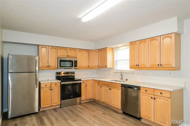 $2,220 | 5501 White Oak Lane, Imperial, MO 63052