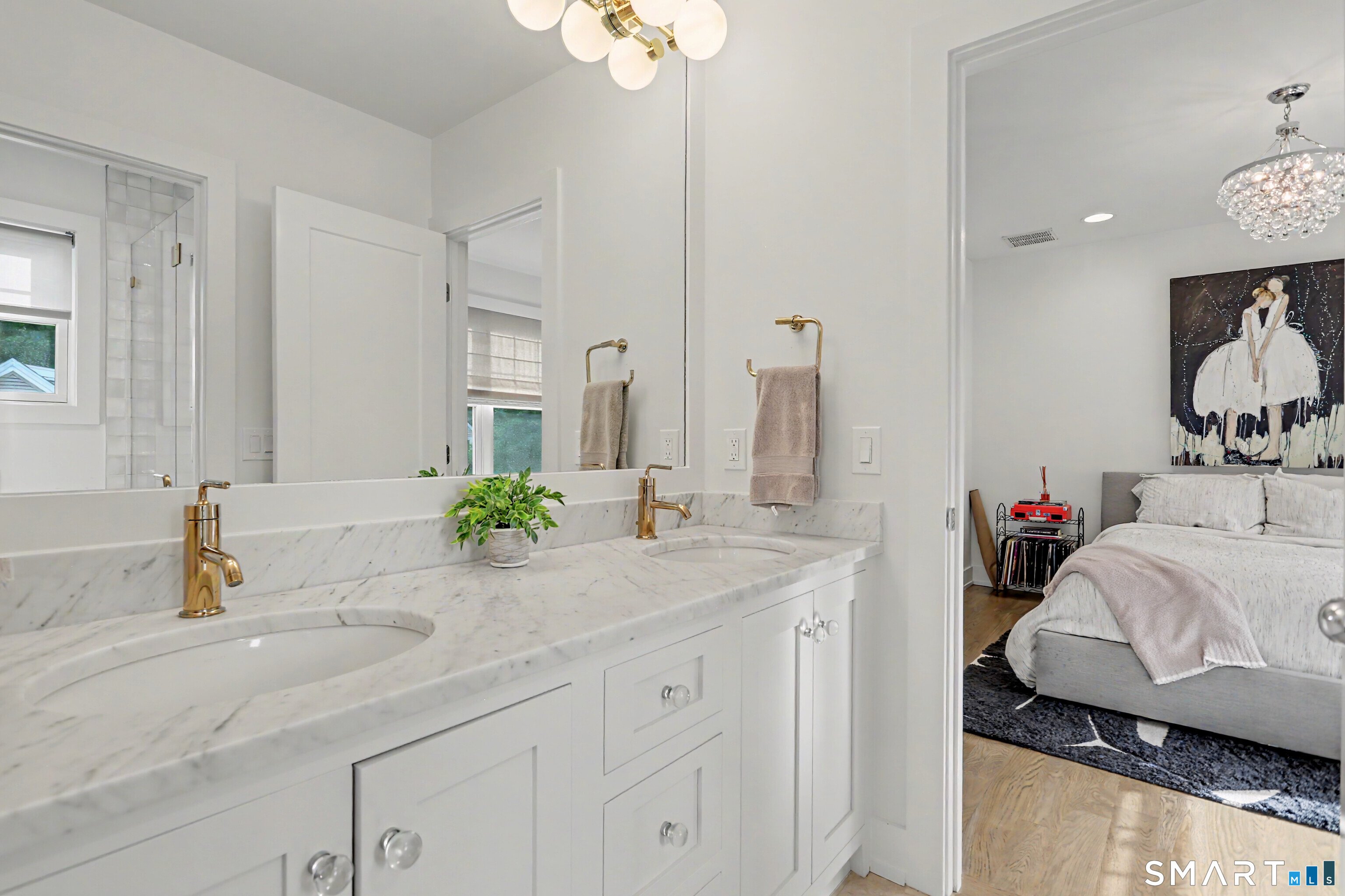 298 South Benson Road Fairfield, CT 06824 - Photo 22 of 39 Jack & Jill Bath