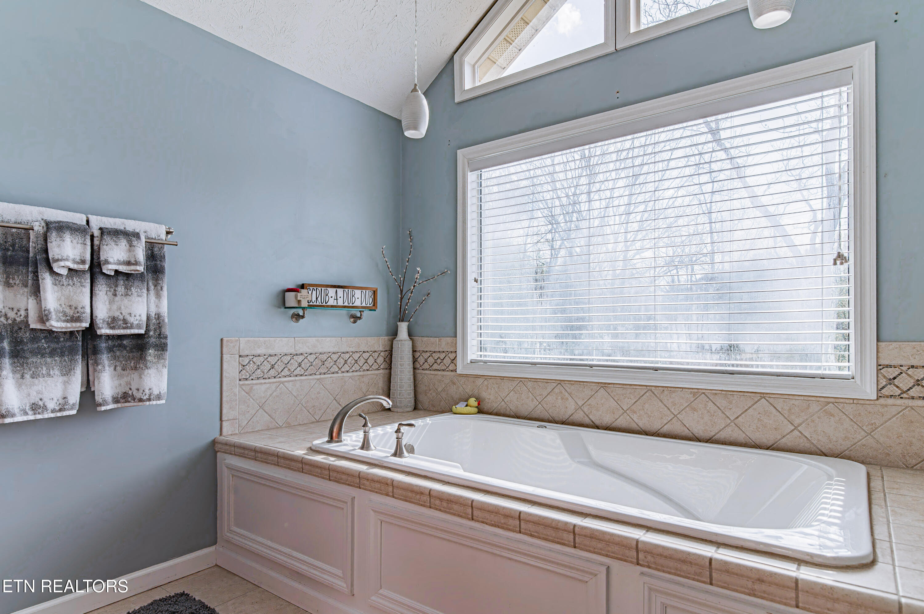 117 Maltese Lane Oak Ridge, TN 37830 - Photo 47 of 60 117-maltese-interior-43