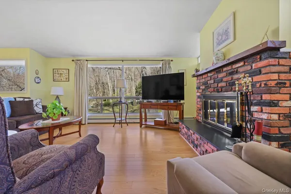 $600,000 | 320 Allview Avenue, Brewster, NY 10509