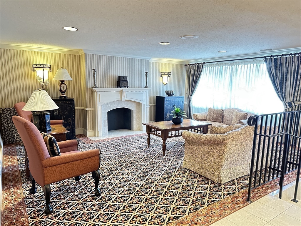 1006 Paradise Road, Unit PHN Swampscott, MA 01907 - Photo 4 of 35
