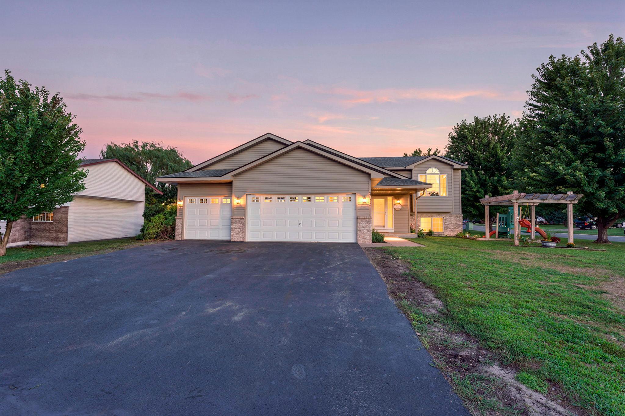 2033 Joe's Lake Road Cambridge, MN 55008 - Photo 1 of 61 Gallery Image 1