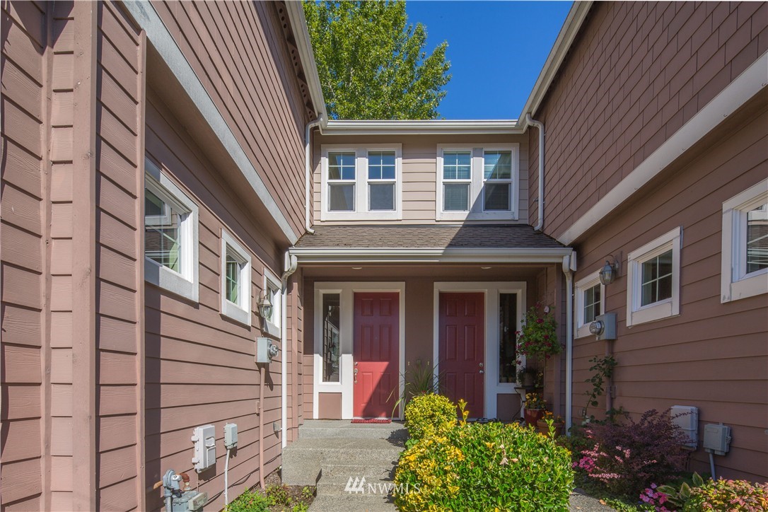 3922 Northeast 4th Circle Renton, WA 98056 - Photo 2 of 23