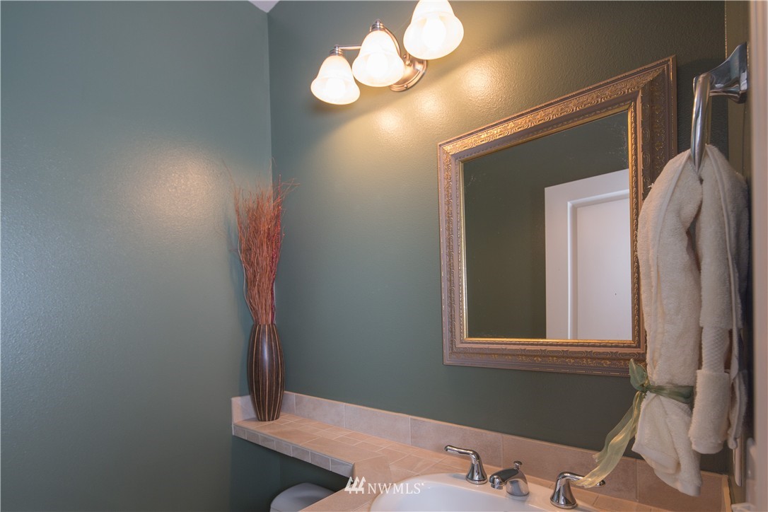 3922 Northeast 4th Circle Renton, WA 98056 - Photo 11 of 23
