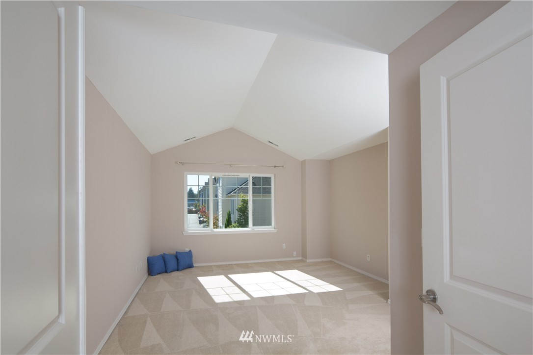 3922 Northeast 4th Circle Renton, WA 98056 - Photo 13 of 23