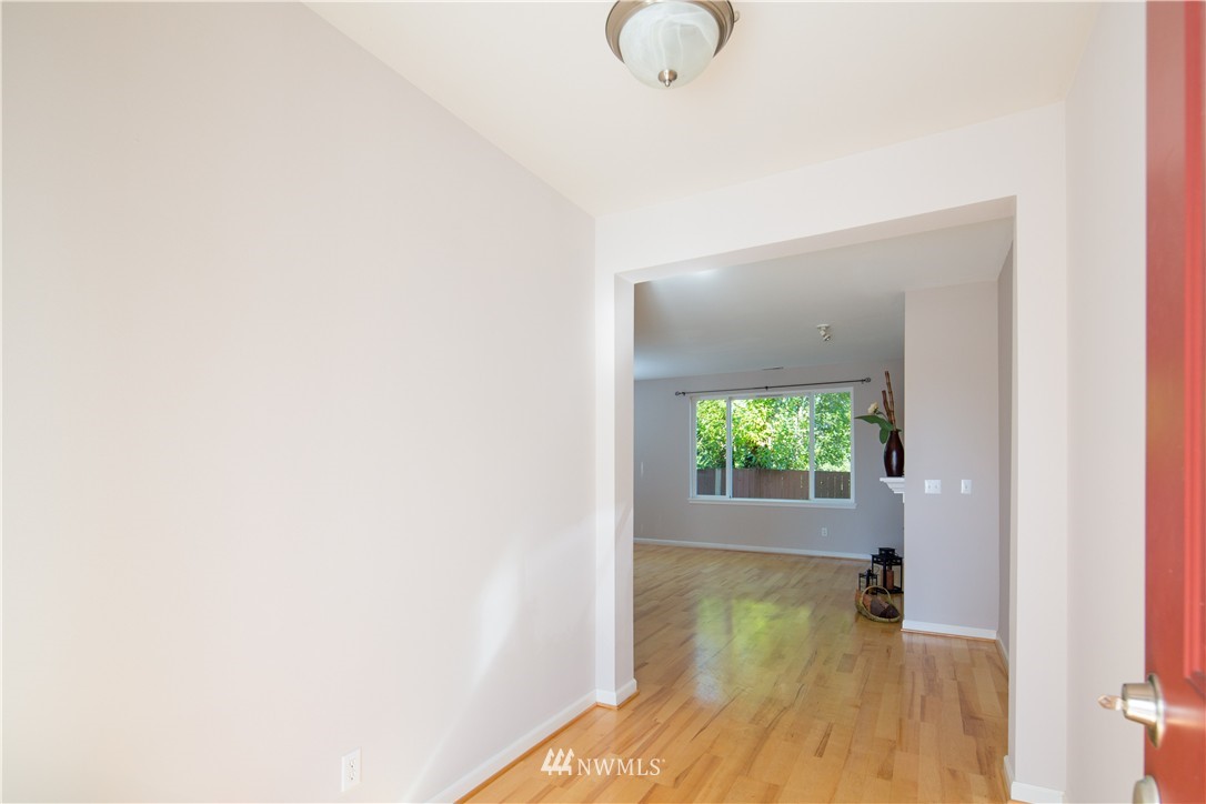 3922 Northeast 4th Circle Renton, WA 98056 - Photo 3 of 23