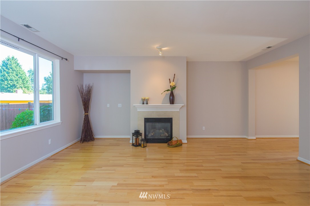 3922 Northeast 4th Circle Renton, WA 98056 - Photo 4 of 23