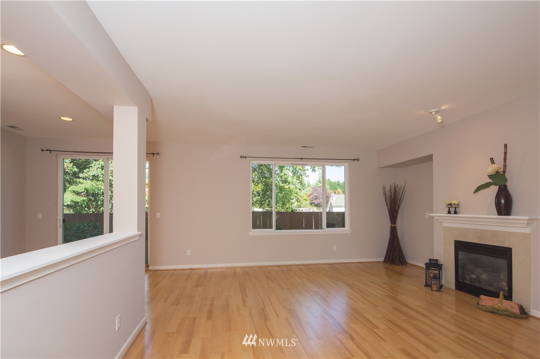 3922 Northeast 4th Circle Renton, WA 98056 - Photo 5 of 23