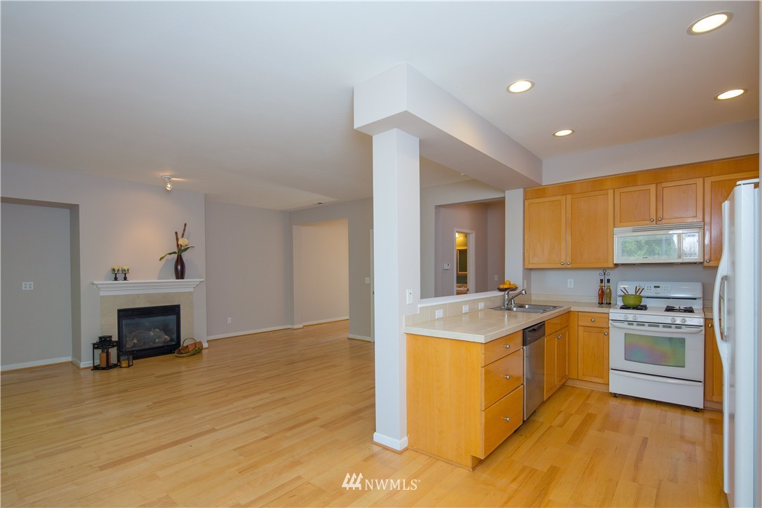 3922 Northeast 4th Circle Renton, WA 98056 - Photo 8 of 23