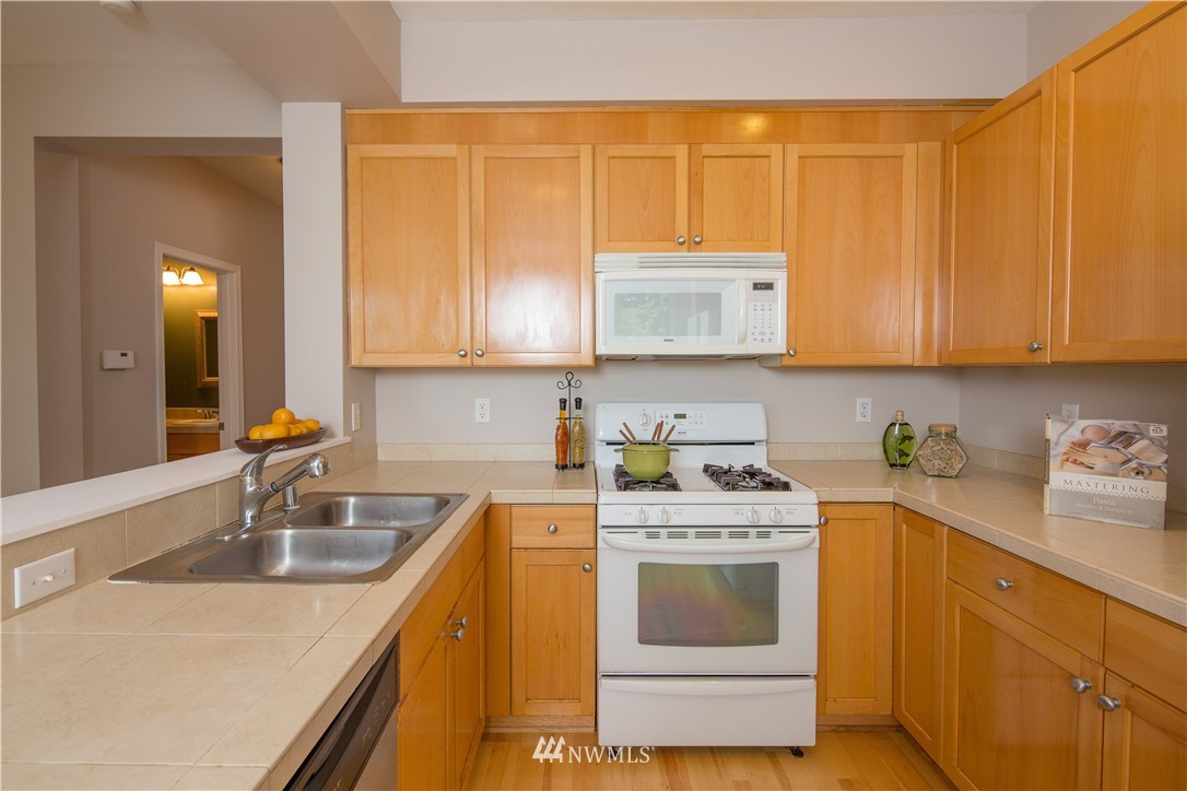 3922 Northeast 4th Circle Renton, WA 98056 - Photo 10 of 23