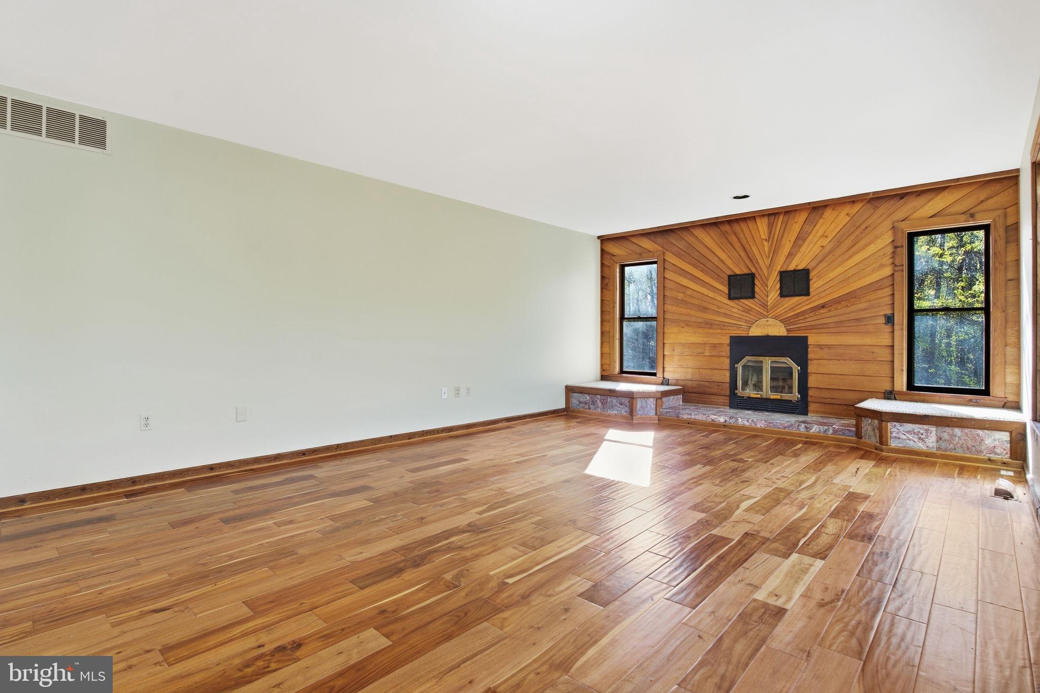 260 Grays Road Lothian, MD 20711 - Photo 19 of 48 Spacious room with warm wood accents.