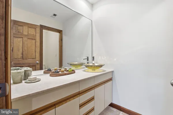 $849,000 | 260 Grays Road, Lothian, MD 20711