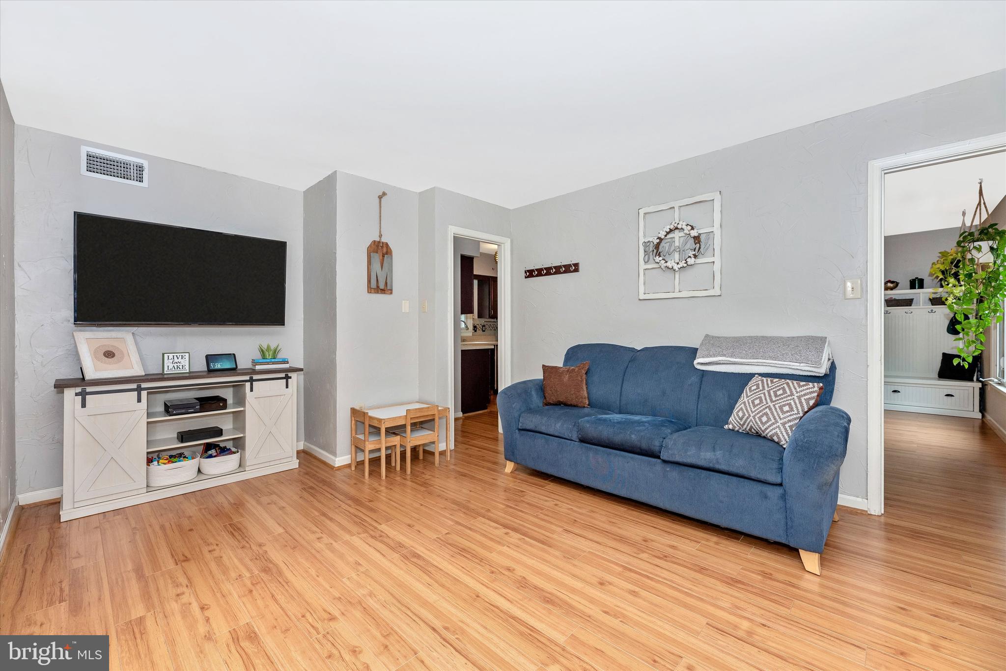6567 Edgewood Road New Market, MD 21774 - Photo 17 of 60 Family Room