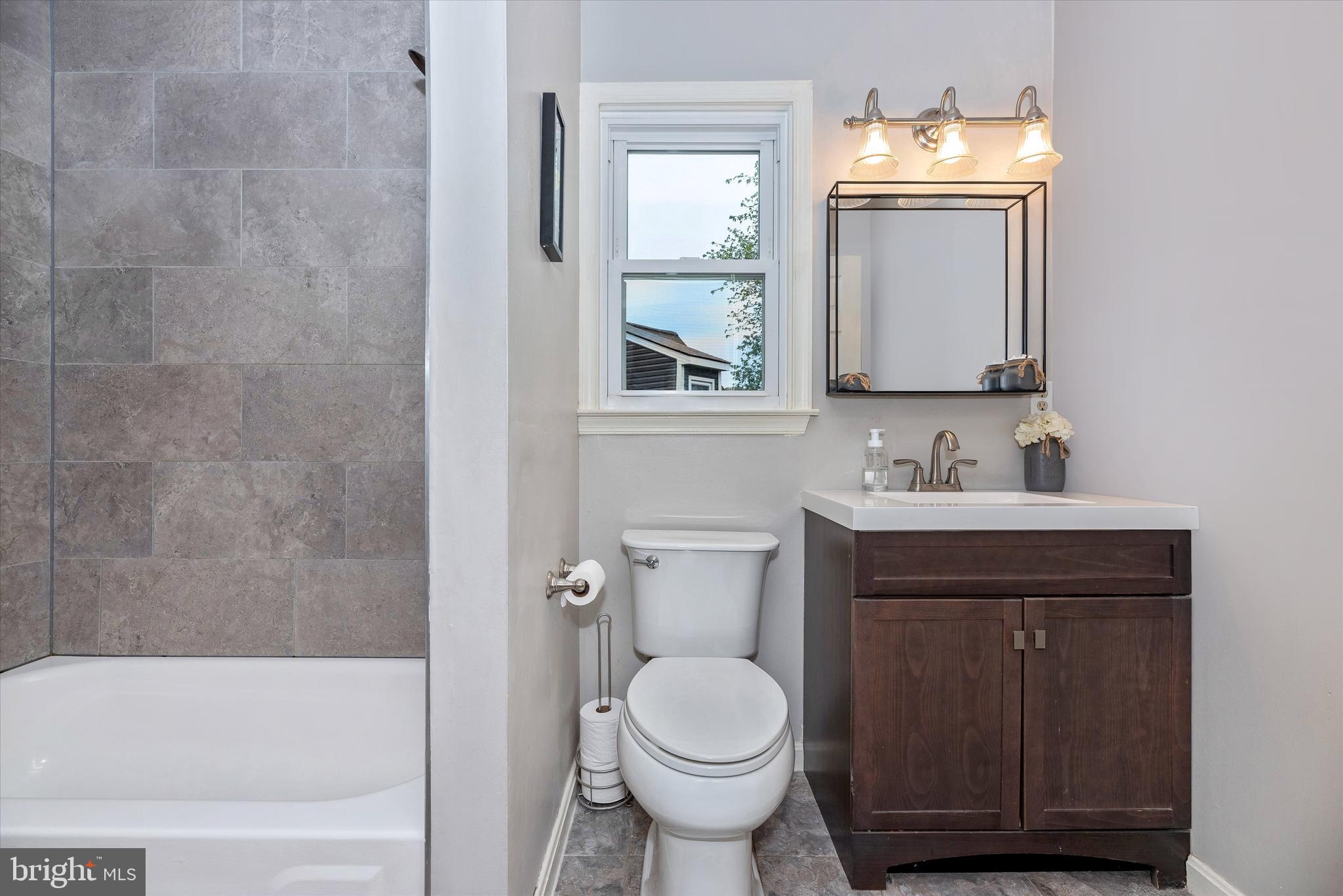 6567 Edgewood Road New Market, MD 21774 - Photo 23 of 60 Upper Level Full Bathroom