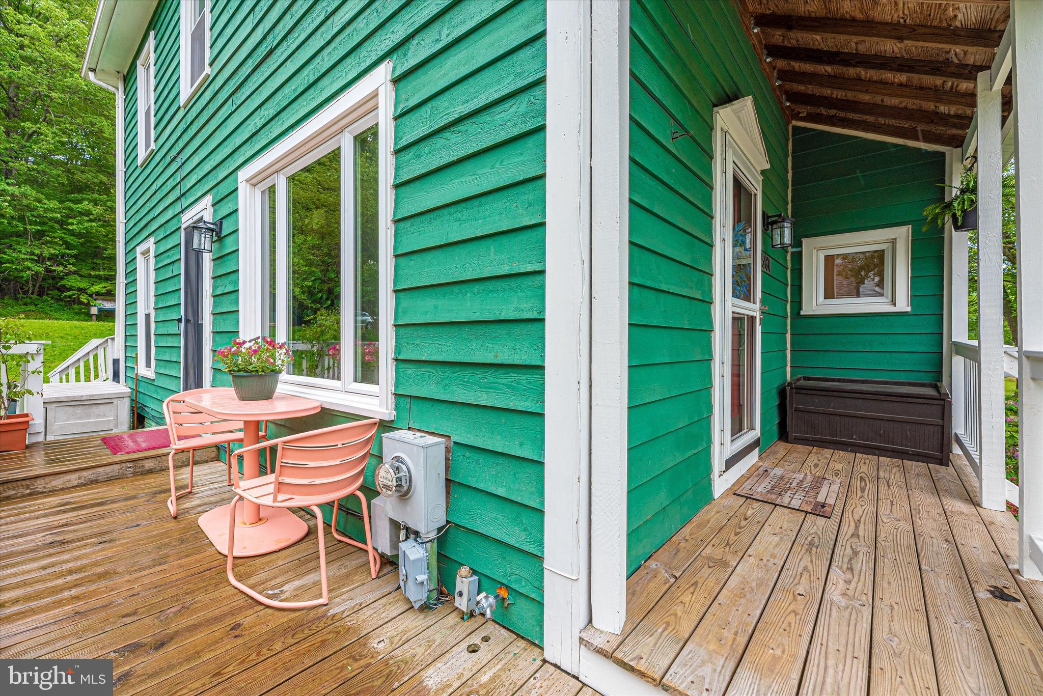6567 Edgewood Road New Market, MD 21774 - Photo 46 of 60 Plenty of places to sit and relax!