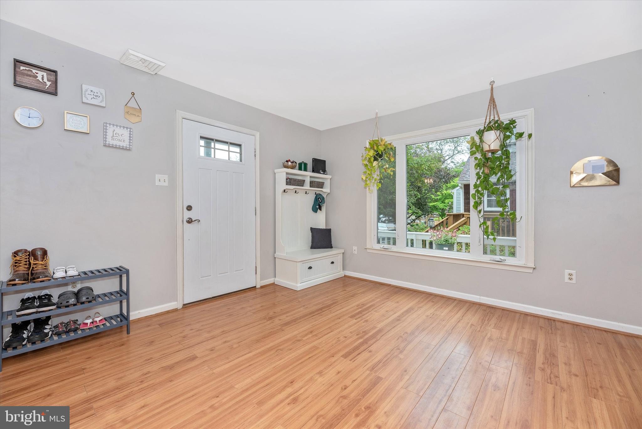 6567 Edgewood Road New Market, MD 21774 - Photo 6 of 60 Living Room