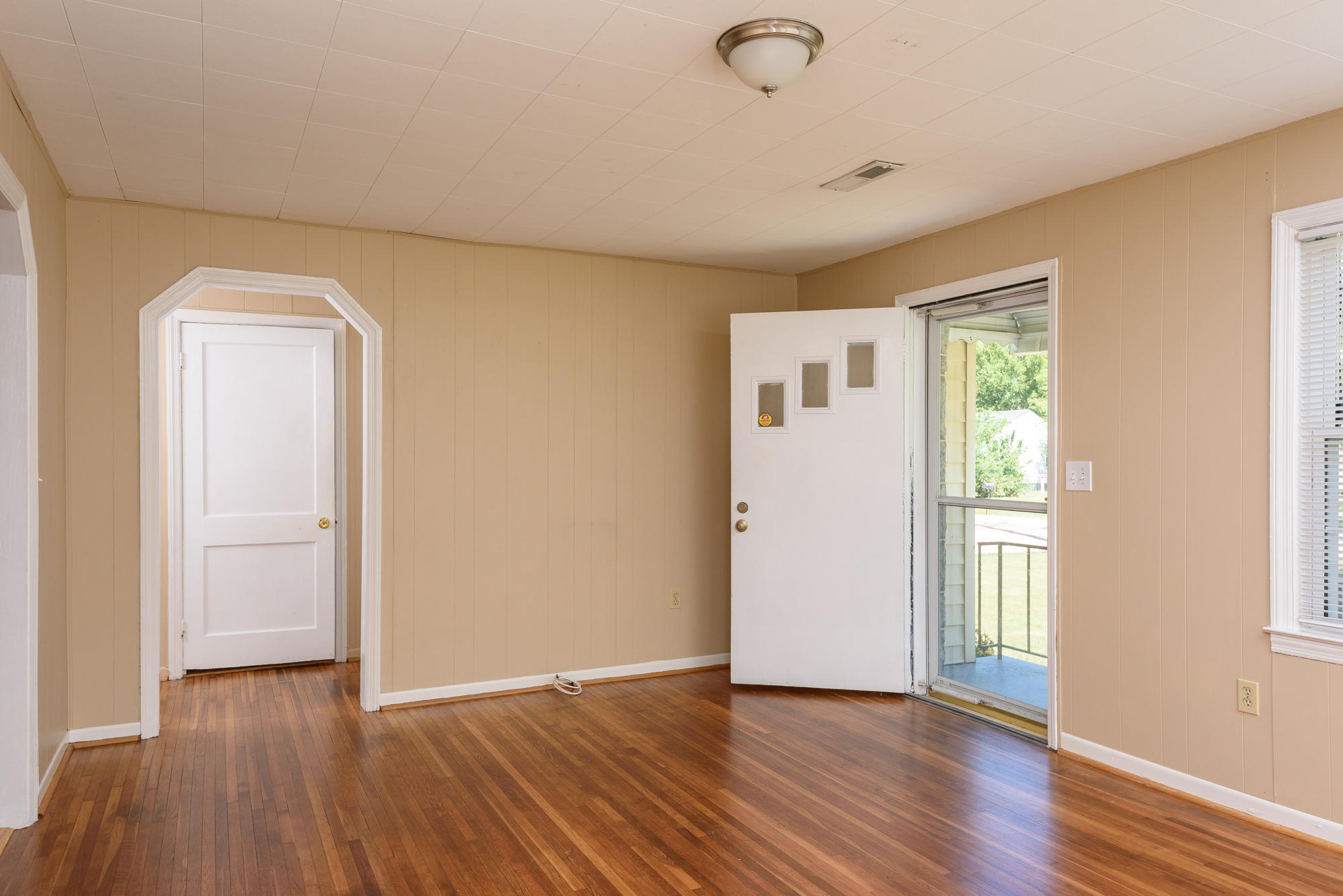 1409 Choate Road Chattanooga, TN 37412 - Photo 4 of 23 living_3