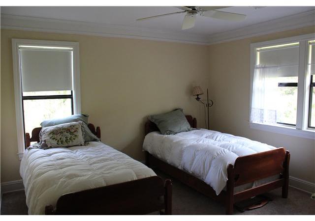 468 Rudd Road Vista, CA 92084 - Photo 18 of 21 Upstairs guest bedroom overlooking North and back yards